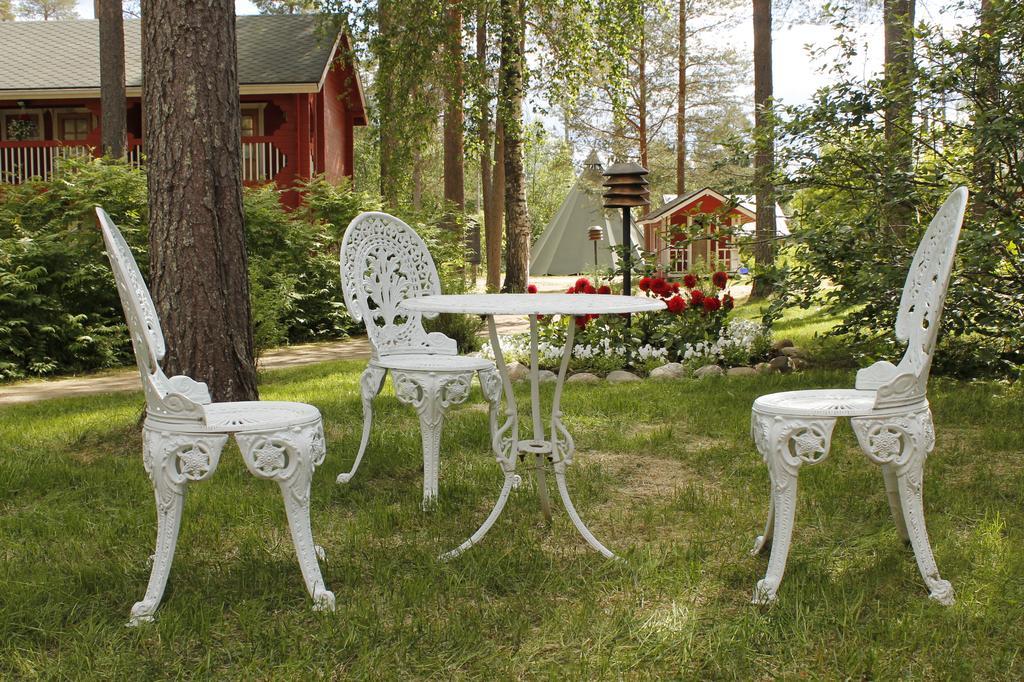 Loma-Vietonen Holiday Village Meltosjärvi Exteriör bild